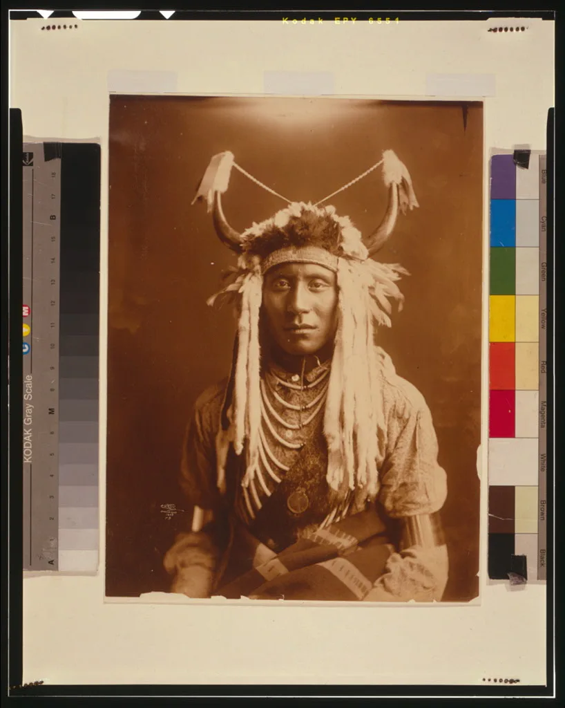 Head Carry, 1900