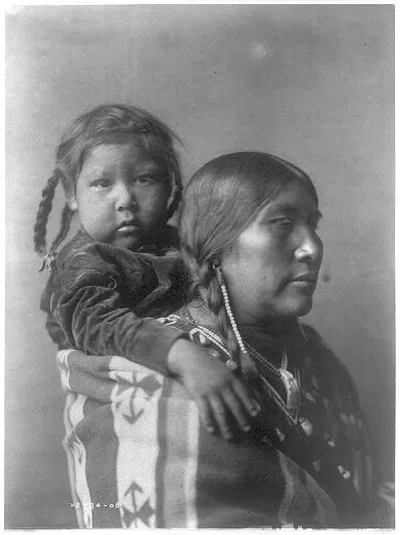 Apsaroke mother, 1908