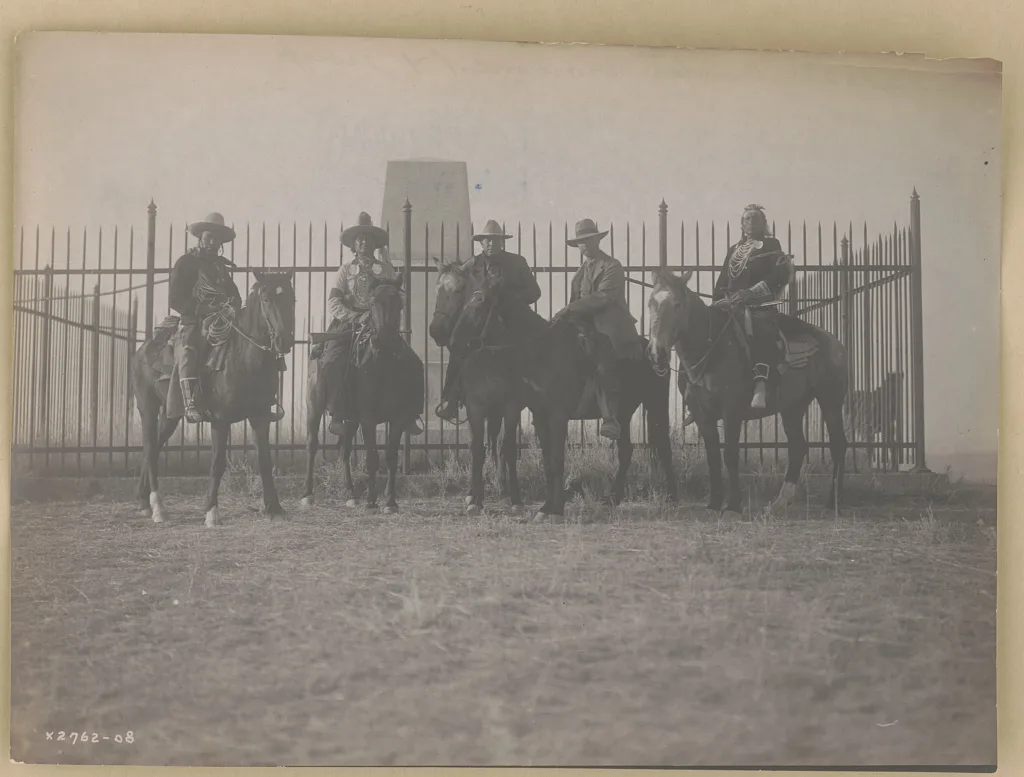 Custer monument and group, Montana, 1908