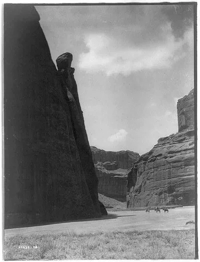 Cañón shadows--Navaho, 1906