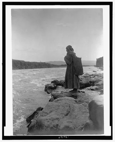 The fish carrier--Wisham (i.e. Wishram), 1910