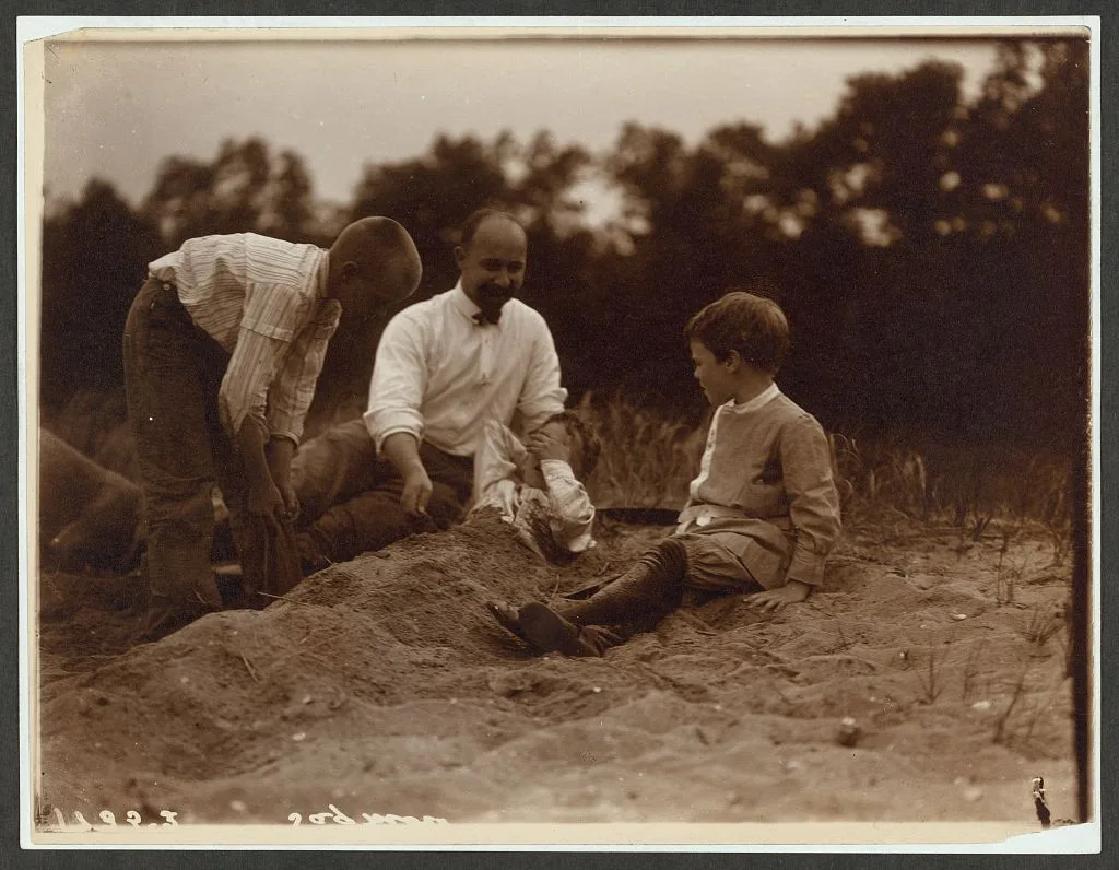 Getting a sand bath, Oyster Bay, New York, 1904