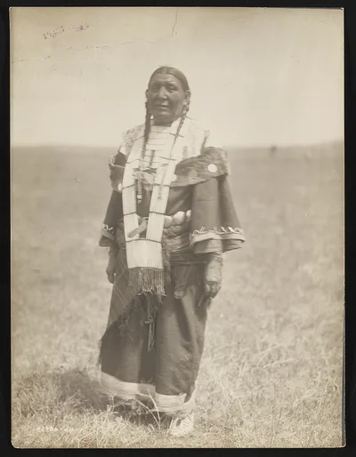 Spotted Eagle's wife, 1907