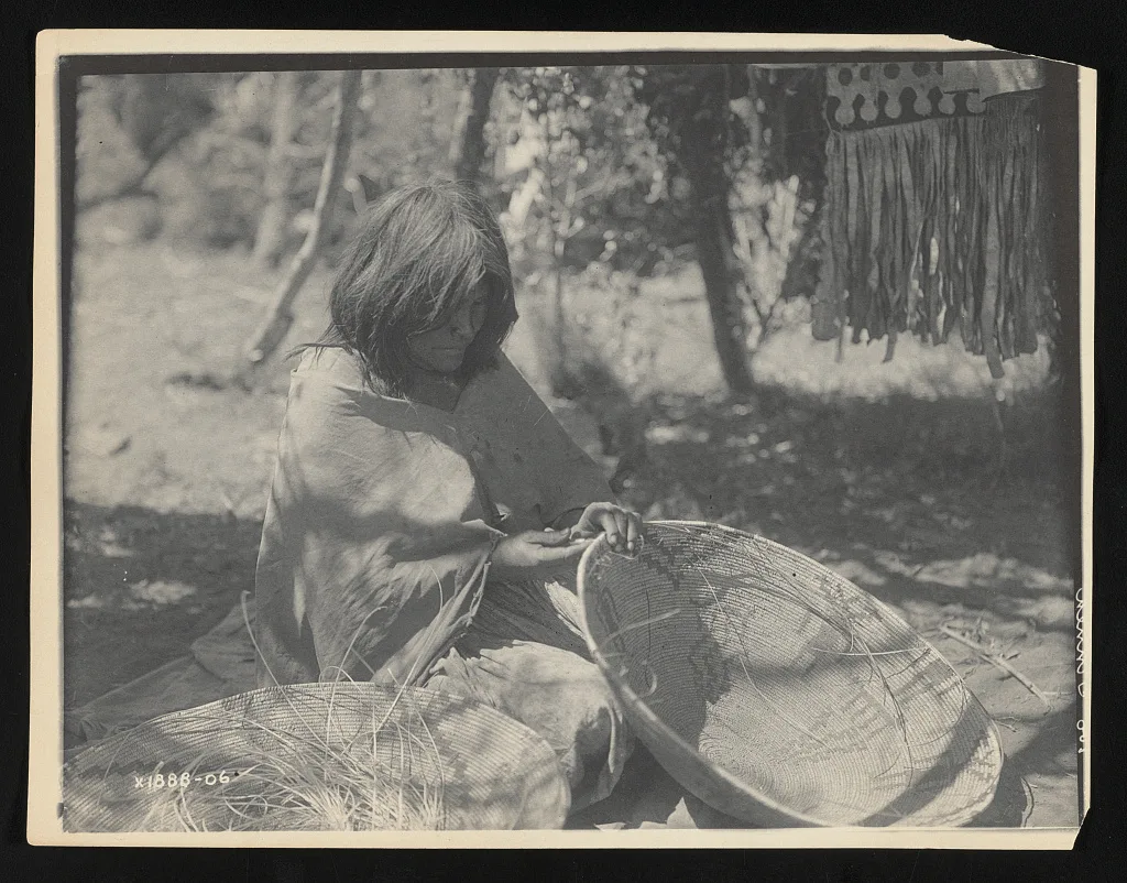 Goo Tinneh, 1906