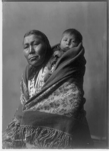 Hidatsa mother, 1908