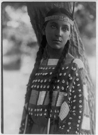 Lucille, 1907