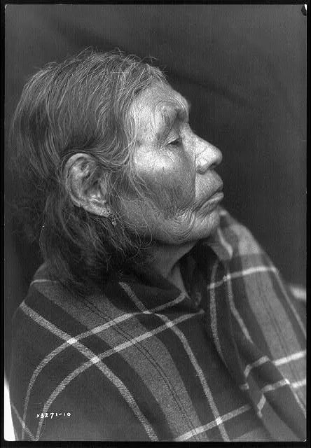 Chinook female profile, 1910