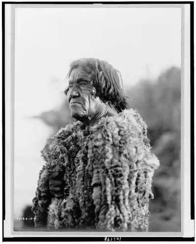 [Mohave man, half-length portrait, facing left wearing "primitive"…, Arizona, 1907