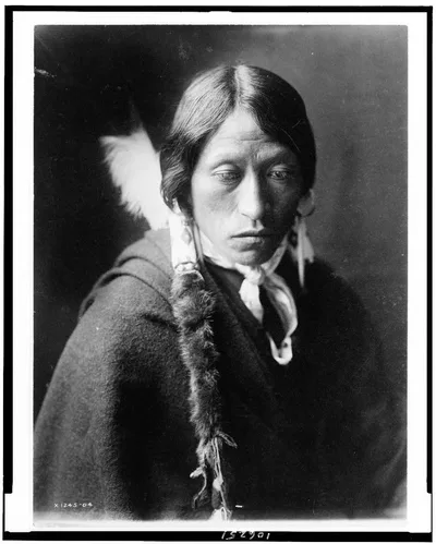 [Jicarilla man, head-and-shoulders portrait, facing slightly right,…, New Mexico, 1905