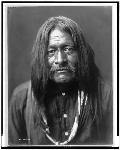 [Hoo-Man-Hai, Maricopa Indian, head-and-shoulders portrait, facing…, Arizona, 1907