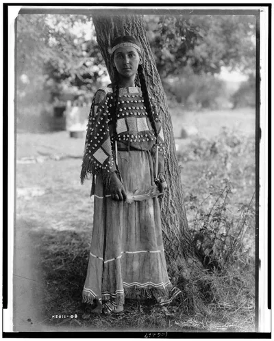 [Sioux maiden], 1908