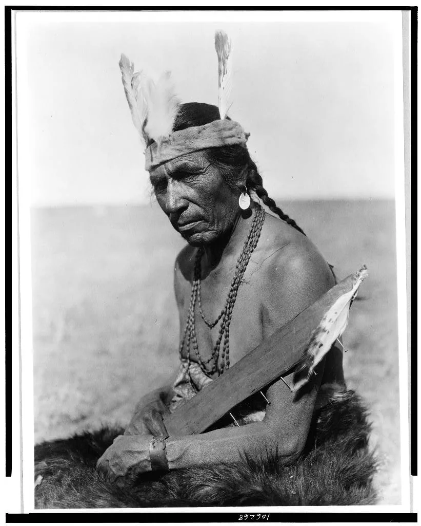 [Fat Horse with insignia of a Blackfoot soldier], 1927
