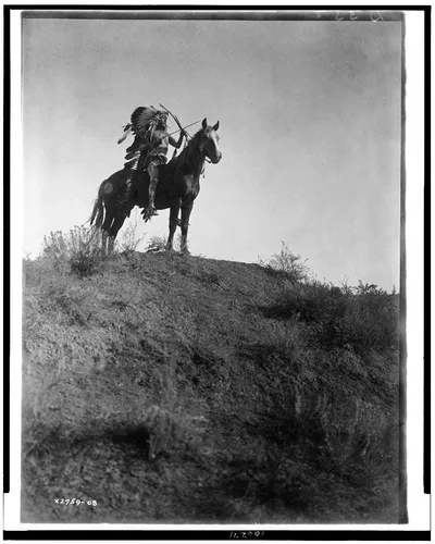 [Ready for the charge--Apsaroke], 1908