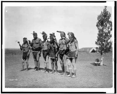 [Arikara medicine ceremony--the Bears], 1908