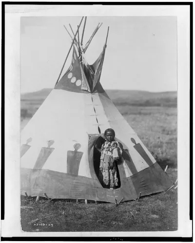 [Crow Chief's Daughter], Montana, 1910