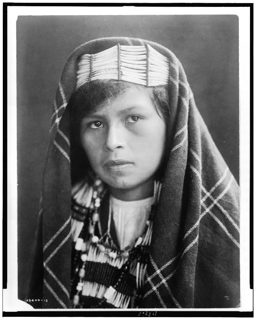 [Quinault female head-and-shoulders portrait, facing slightly left], Washington, 1913