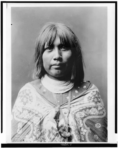 [O Che Che, Mohave Indian woman, head-and-shoulders portrait, facing…, 1903