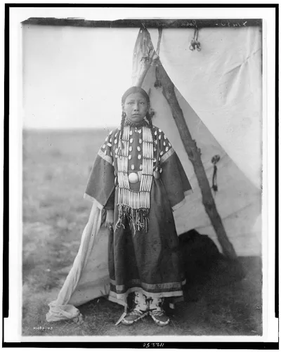 Rosa Lame Dog, Great Plains, 1905