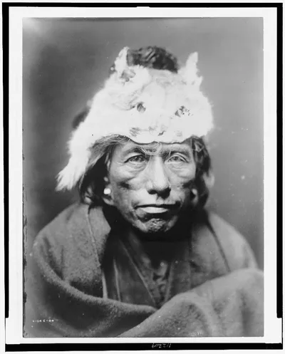 Lynx cap, 1905