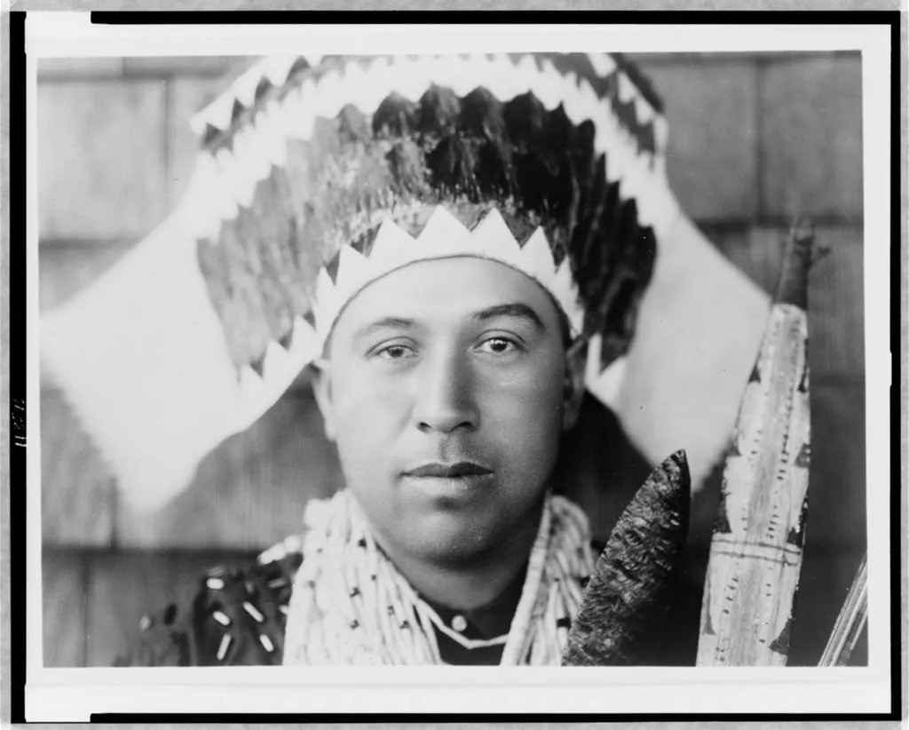 Tolowa dancing head-dress, 1923