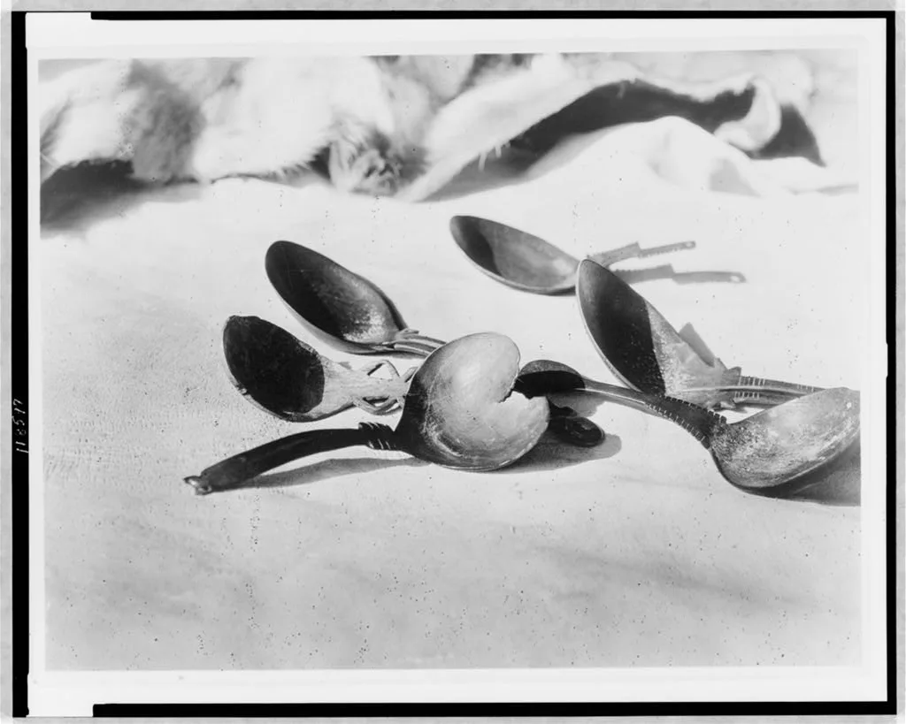 Elk-horn spoons--Tolowa, 1923