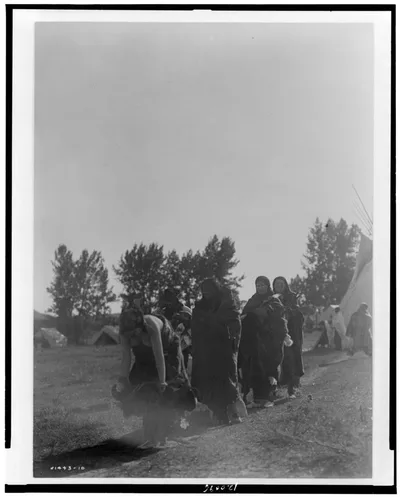 Departure from Preparation lodge--Cheyenne, Montana, 1910