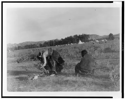 Offering pipe to the skull--Cheyenne, Montana, 1910